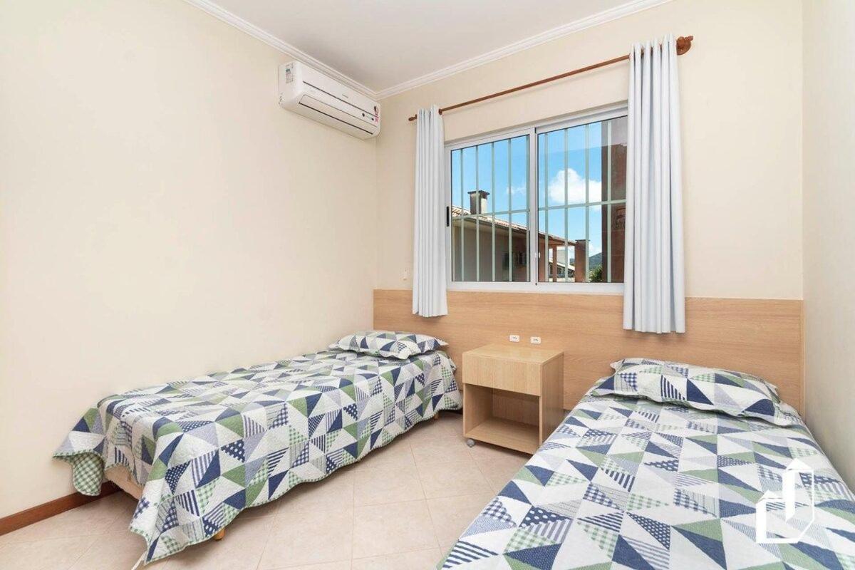 Apartamento Com 02 Dormitorios Aqui E So Trazer As Malas E Aproveitar As Ferias Bombinhas Exteriör bild
